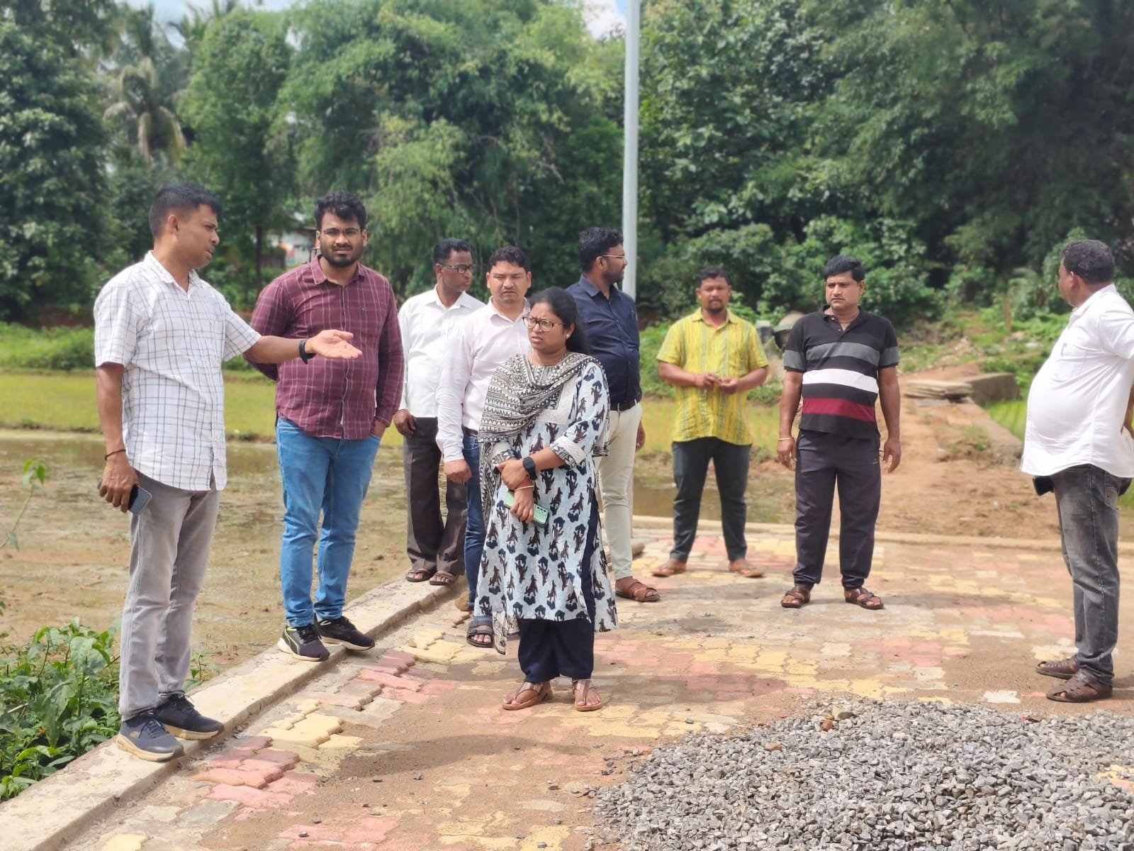 Sri Sambhunath Nandi , OAS -SB , CDO -cum-EO , ZP visited Talabandha , Sarangada